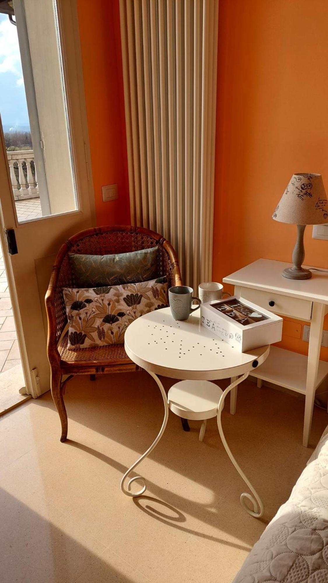 La Casa Del Mago Camere E Appartamenti Pissignano 外观 照片
